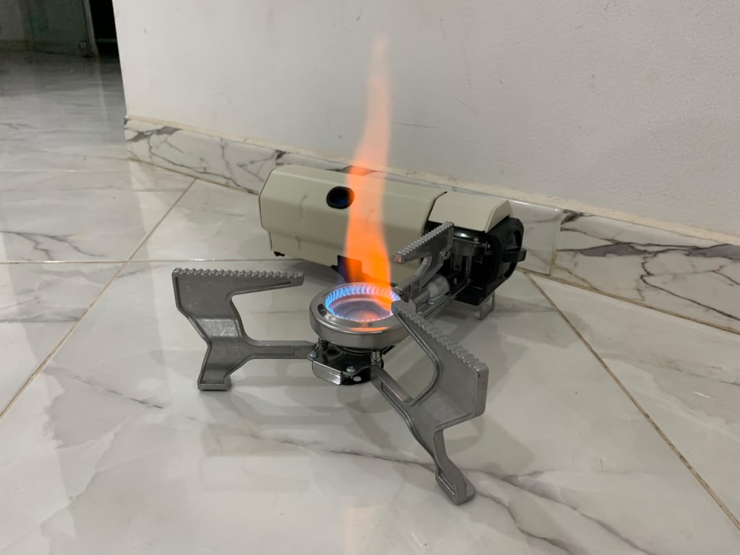 موقد غاز صغير قابل للطي للرحلات والتخييم (2600W)